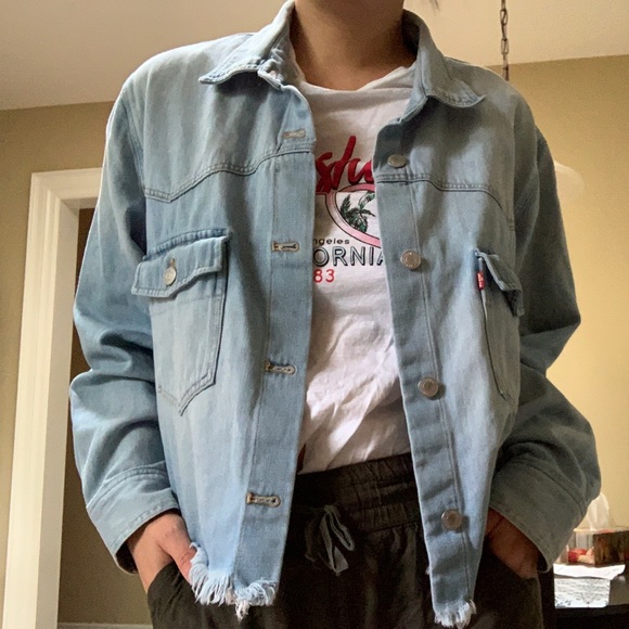 Levi's Jackets & Blazers - Levi’s cropped denim jacket